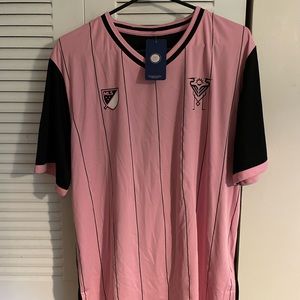 SOCCER INTER MIAMI PINK AND BLACK SHIRT LIGHT WEIGHT NEW WITH TAGS ⚽️🦩⚽️🦩MESSI